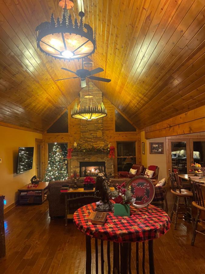 Cozy Creekfront Family Cabin-Pet Friendly -Gamerm-Hot Tub 히와세이 외부 사진