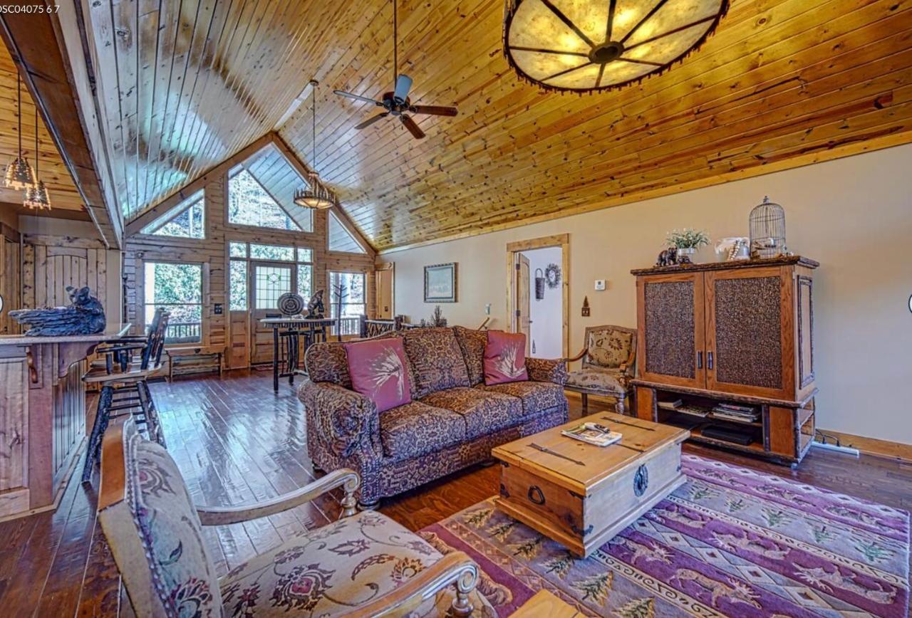 Cozy Creekfront Family Cabin-Pet Friendly -Gamerm-Hot Tub 히와세이 외부 사진